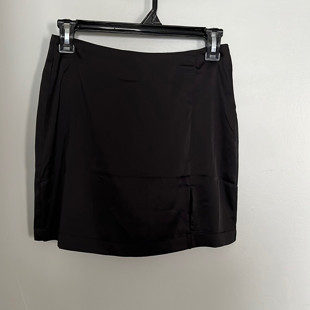 Forever 21 - Silky Black Skirt - size S